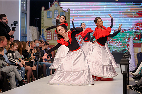 Вялікі калядны паказ мод 