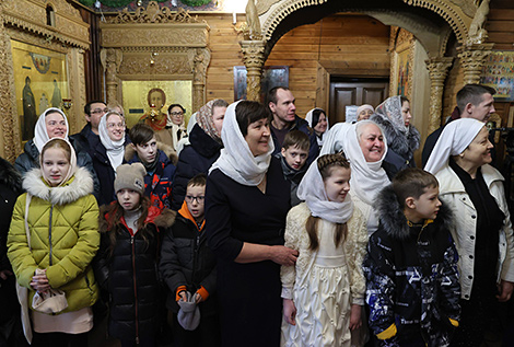 Прихожане минского храма Преподобных Оптинских старцев