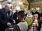 Александр Лукашенко посетил минский храм Преподобных Оптинских старцев