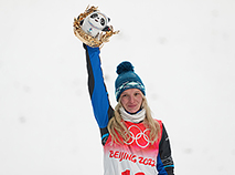 白罗斯人参加2022年北京奥运会：自由式滑雪选手安娜·古斯科娃获得奥运雪上杂技银牌