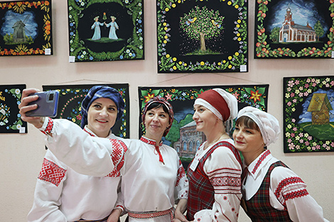 Выстаўка майстроў народных рамёстваў з Шуміліна ў Віцебску