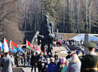 Церемония возложения в мемориальном комплексе "Хатынь"