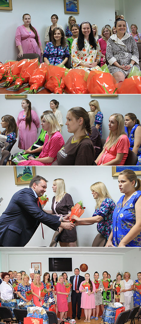 Мэр Минска Андрей Шорец поздравил молодых мам с рождением малышей и Днем города 