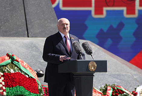 Aleksandr Lukashenko takes part in Victory Day celebrations 
