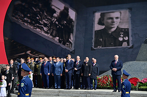 Aleksandr Lukashenko takes part in Victory Day celebrations 