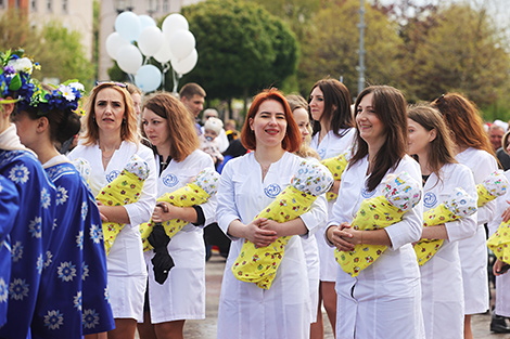 Дзень сям'і: маці з каляскамі прайшлі парадам па вуліцах Гродна