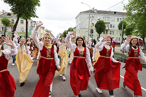 Святочнае шэсце прайшло па вуліцах Полацка 