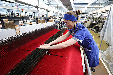 白罗斯制造：“精梳毛纺”——从纱线到织物以及胶囊式系列服装