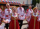 Национальные подворья в фестивальном Гродно