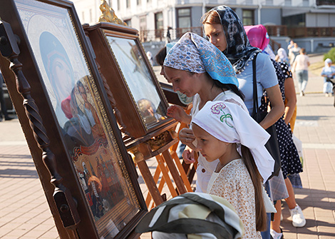 Усебеларускі хрэсны ход завяршыўся ў Мінску