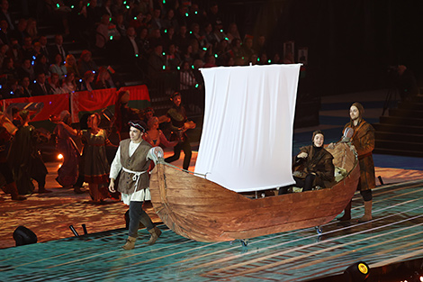 Historical show at the patriotic forum 
