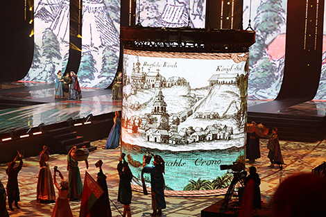 Historical show at the patriotic forum 