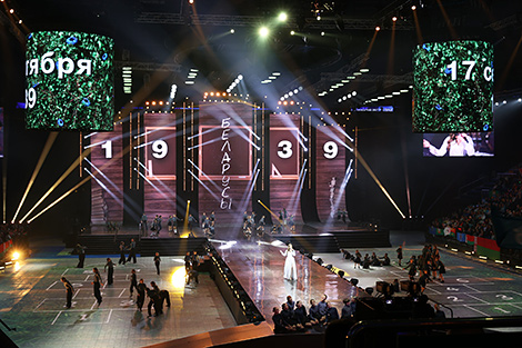 Historical show at the patriotic forum 