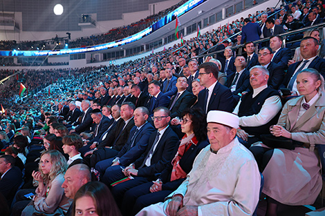 Historical show at the patriotic forum 