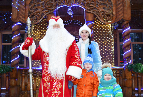 Поместье белорусского Деда Мороза в Беловежской пуще