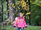 Children are having fun in the Gomel palace and park 