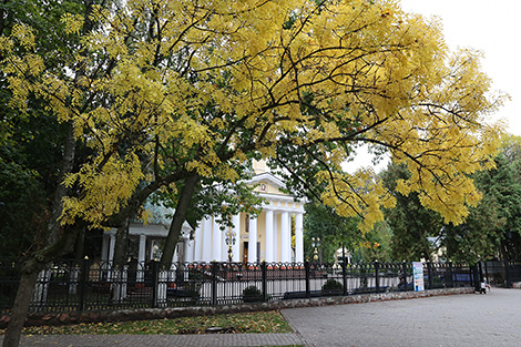 October sunny day in Gomel park