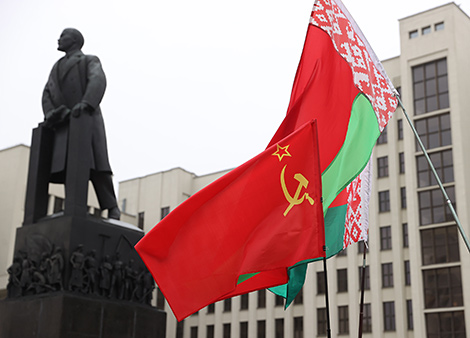 105-ю годовщину Великого Октября отметили в Беларуси