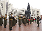 Возложение цветов к памятнику Ленину на площади Независимости в Минске