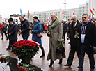 Возложение цветов к памятнику Ленину на площади Независимости в Минске