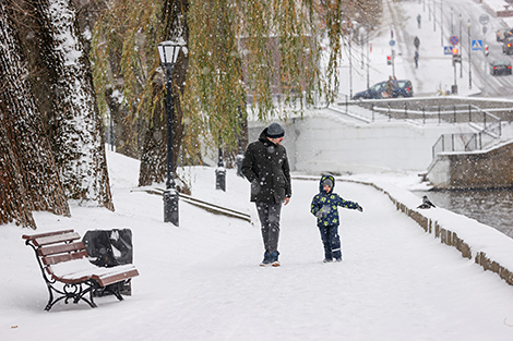 高尔基中央儿童公园在下雪的天气