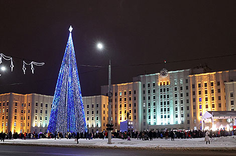 More than 16,000 lights switched on at the New Year Tree of Mogilev Oblast