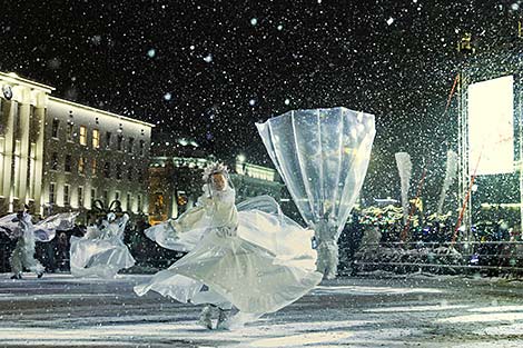 Цырымонія запальвання агнёў на галоўнай ёлцы ў Брэсце