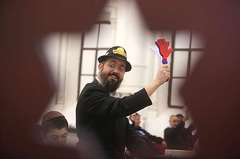Belarusian Jews celebrate Purim