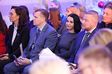 Дабрачынны паказ мод 