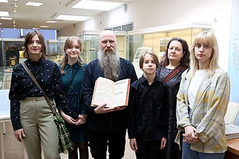 Fyodor Dostoyevsky's descendants visit National Library of Belarus