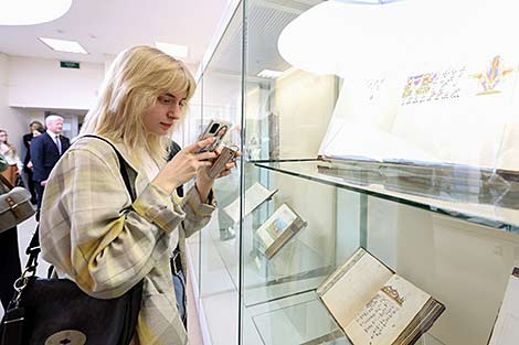 Fyodor Dostoyevsky's descendants visit National Library of Belarus