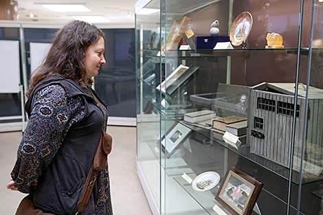 Fyodor Dostoyevsky's descendants visit National Library of Belarus