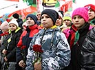 Минута молчания на митинге-реквиеме в мемориальном комплексе "Хатынь"
