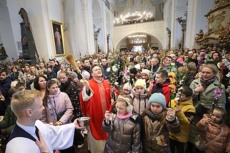 Вербная нядзеля ў касцёле Святога Францыска Ксаверыя ў Гродне