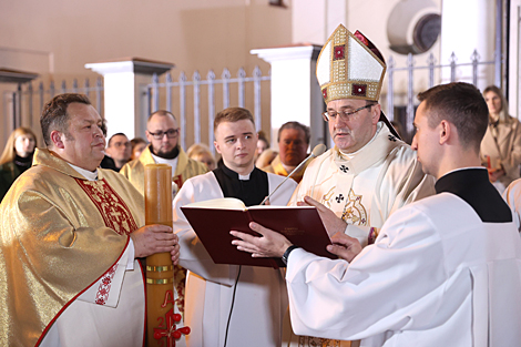 Easter Vigil Midnight Mass in the main Catholic church of Minsk