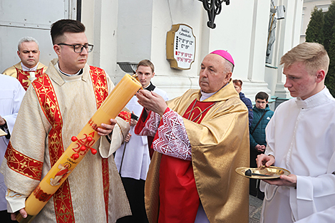 Easter Vigil Midnight Mass in the Farny Church in Grodno 