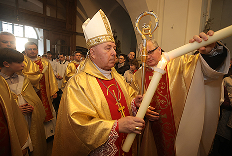 Easter Vigil Midnight Mass in the Farny Church in Grodno 