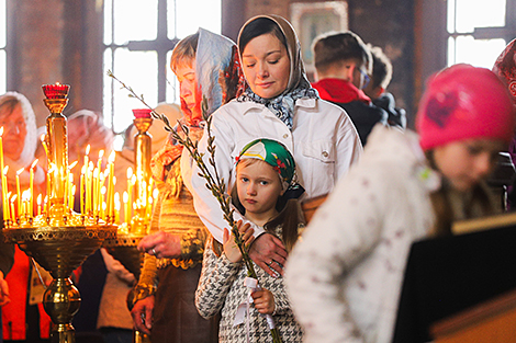 Вербная нядзеля ў Свята-Мікалаеўскім гарнізонным храме ў Брэсце