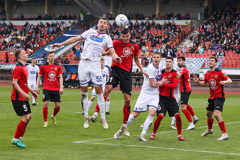 “斯拉维亚”球员赢得白俄罗斯足球锦标赛首场胜利