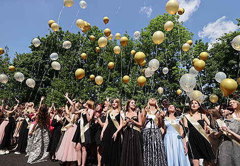 End-of-school ceremony in Gymnasium No. 24 in Minsk