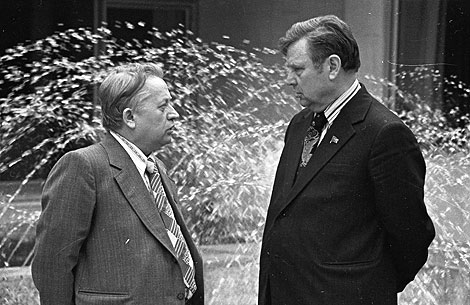Іван Шамякін (злева) і Максім Танк. Мінск, 14 верасня 1978 года