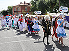 Cherry Festival in Glubokoye: a theatrical procession