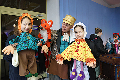 Entertainment program for spectators before the opening ceremony 