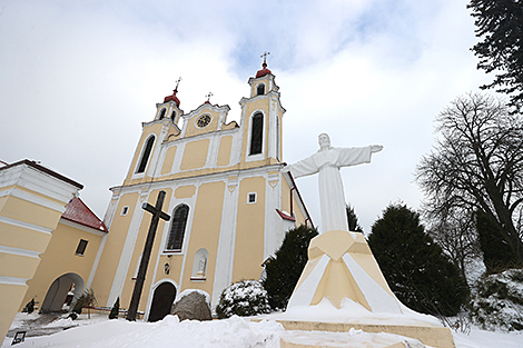 Петропавловский костел в Ивье
