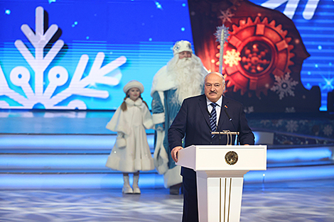 Галоўная ёлка краіны ў Палацы Рэспублікі 