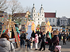 Масленичная ярмарка у столичного Дворца спорта