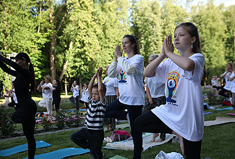 Міжнародны дзень ёгі ў Мінску
