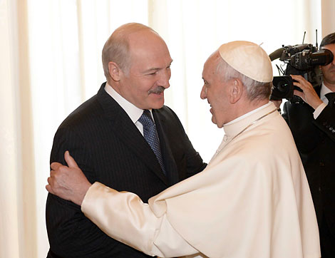 Alexander Lukashenko and Pope Francis meet in Vatican