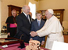 The President of Belarus and the Pope of Rome exchanged presents