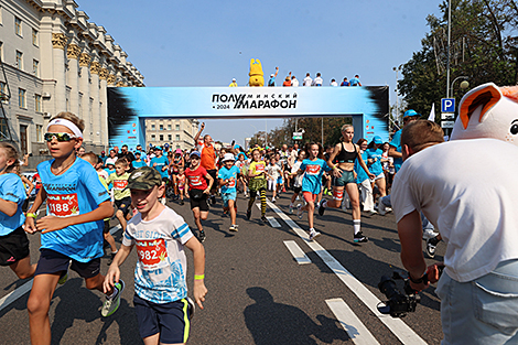 Мінскі паўмарафон-2024: сямейны забег